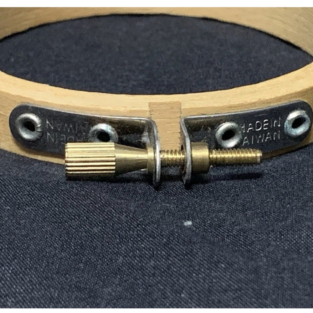 4 Wood Embroidery Hoop, Screw Closure 2-5” & 2-3” - Picture 5 of 7